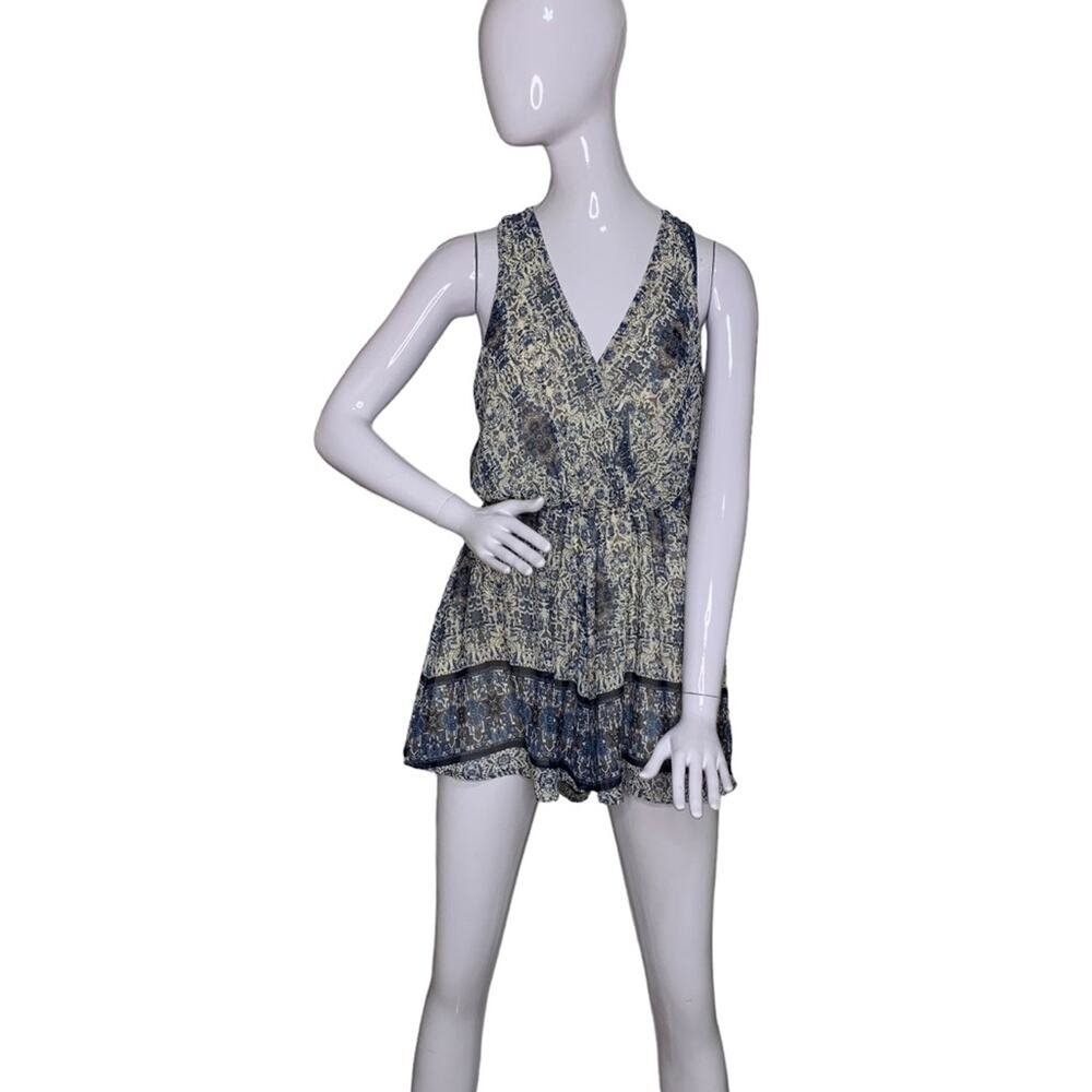 Final Touch Romper Sleeveless Sheer Full Lining Tie on Back Size M